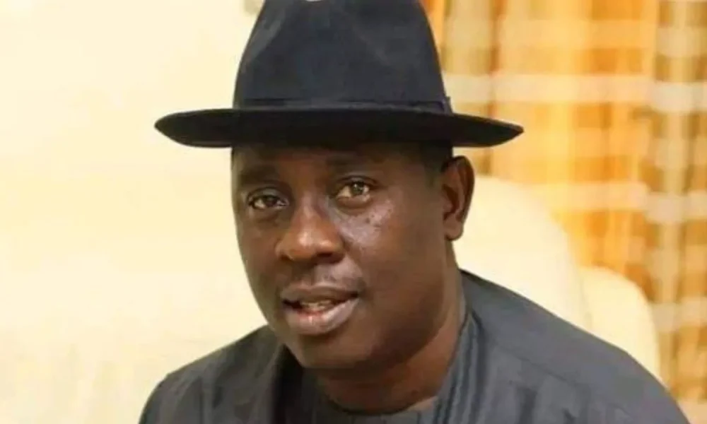 Bayelsa Senator Benson Konbowei Switches Allegiance from PDP to APC