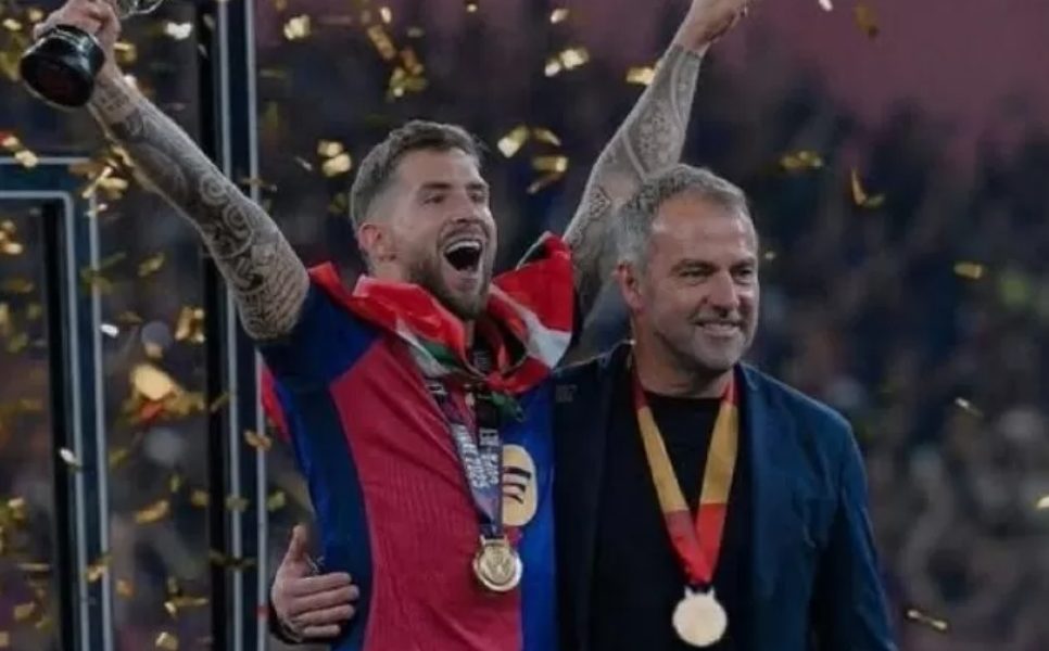 Iñigo Martínez Reveals Emotional Goodbye with Hansi Flick After Leaving Barcelona