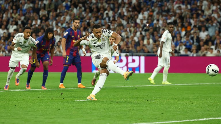 Real Madrid Edges Barcelona 2-1 in Thrilling El Clásico, Extends La Liga Lead