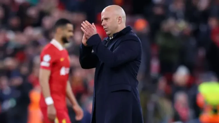 Liverpool Boss Arne Slot Insists He's 'Completely Happy' With Squad Despite Poor Results