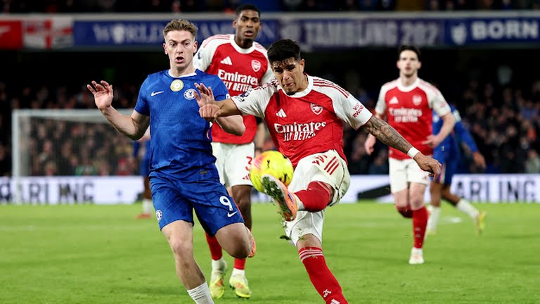 Ten-Man Chelsea Secure Gritty 1-1 Draw Against Arsenal at Stamford Bridge