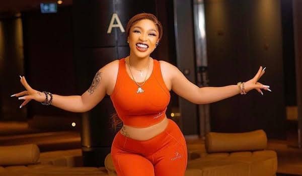 Tonto Dikeh natural look