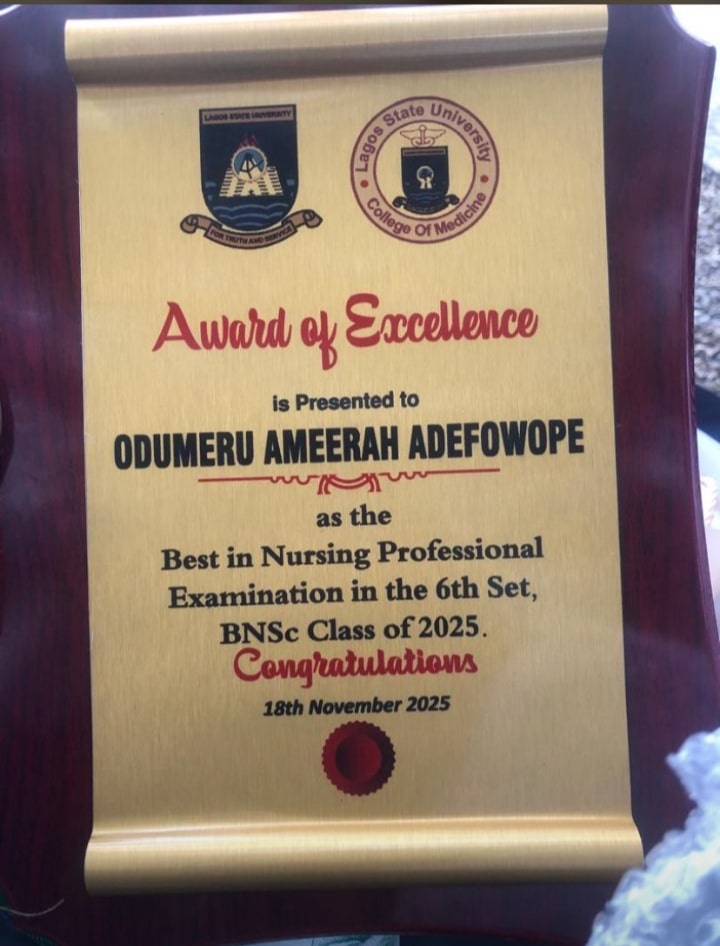 Odumeru Ameerah with her certificate