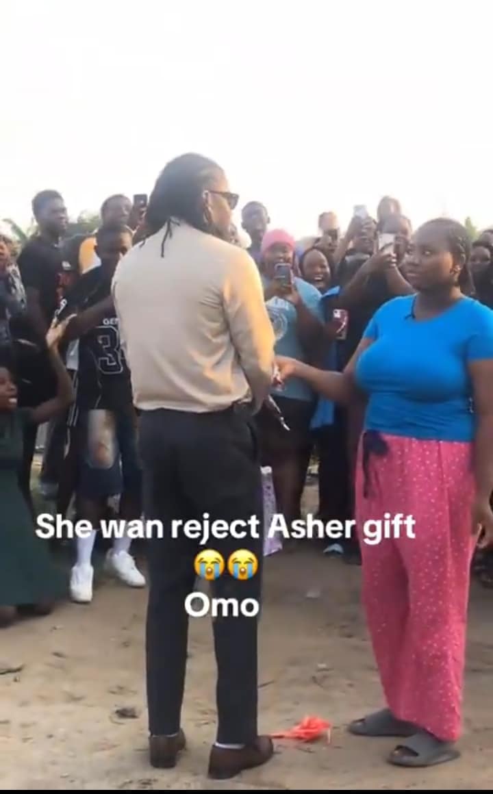 Lady rejects iPhone 17 from Asherkine