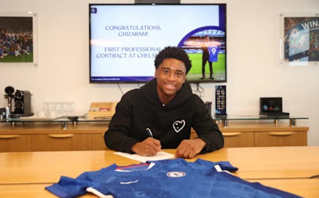 Nigerian-Descent Striker Chizaram Ezenwata Signs First Professional Contract with Chelsea