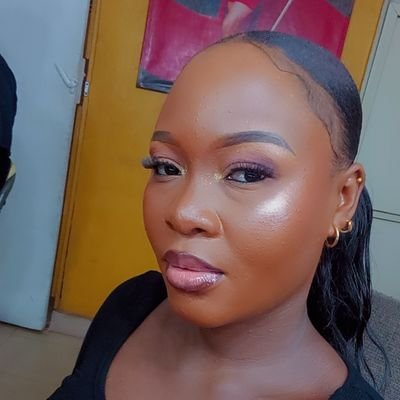 Screenshot of @Toniatuslim's X profile showing the lady's post