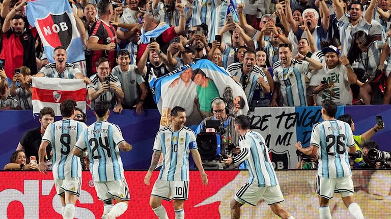 Messi Hat-Trick Makes World Cup History as Argentina Beats Algeria, Haaland Shines