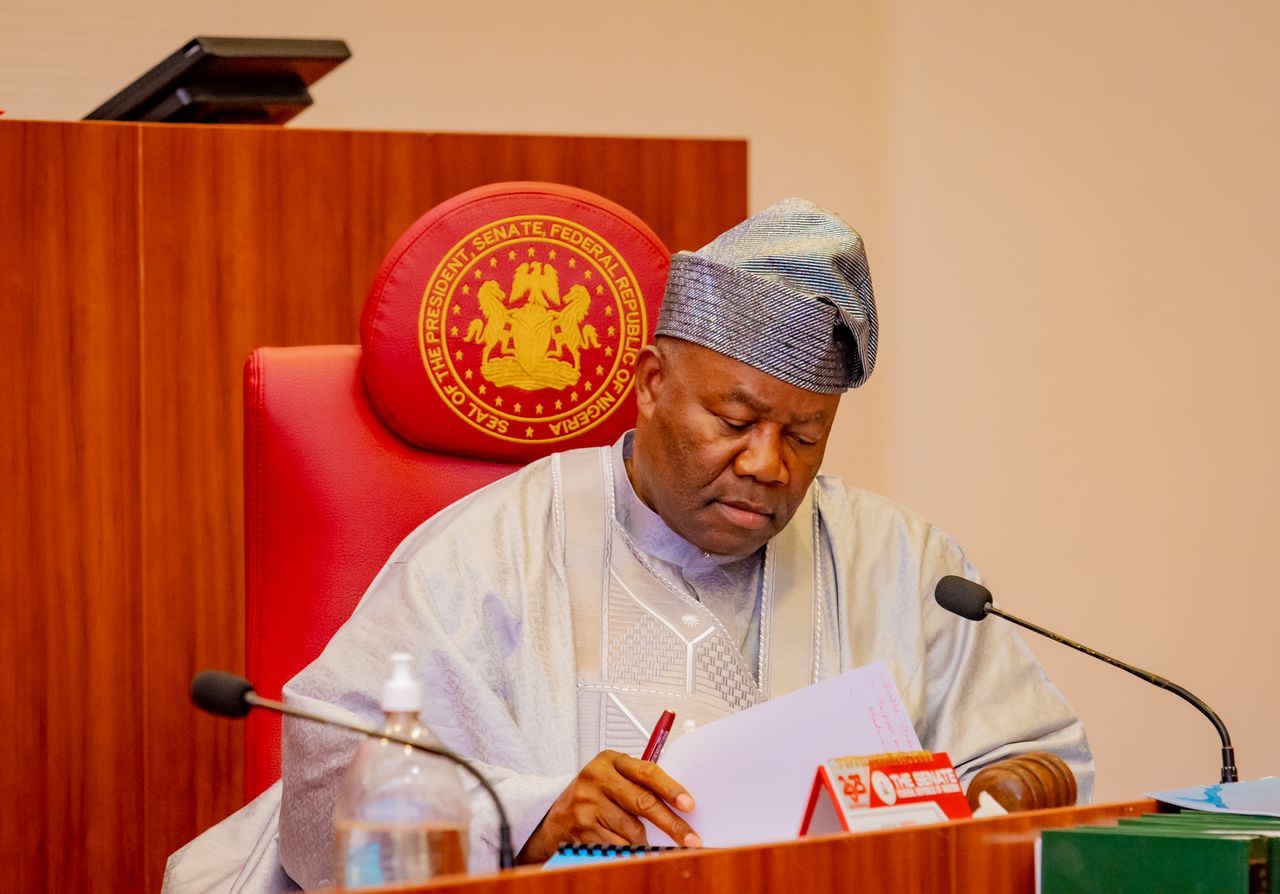 Akpabio Says APC Never Promised Miracles, Stresses Structural Progress