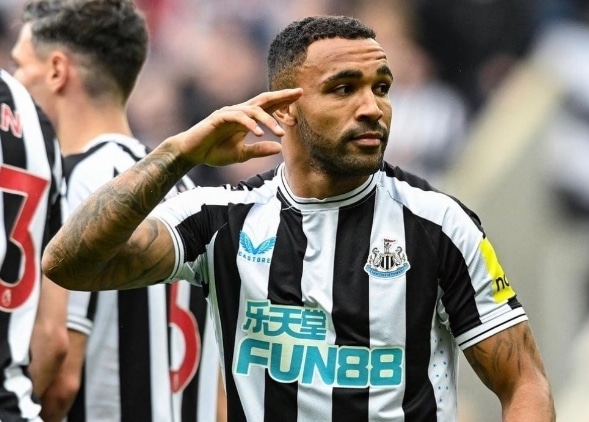Brentford Sign Callum Wilson, Newcastle United Seal Ajax Midfielder Sean Steur Deal