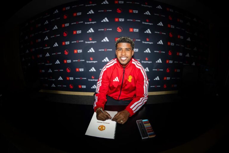 Manchester United Seal £50m Deal for Chelsea Midfielder Andrey Santos