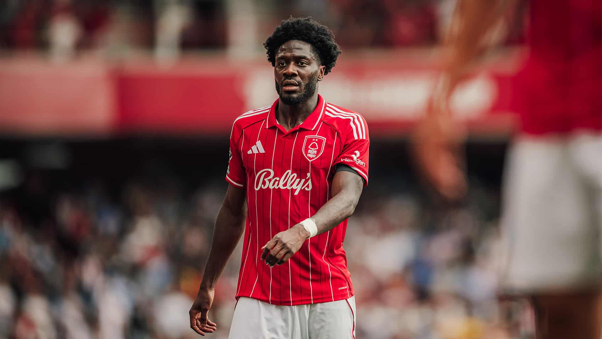 Ola Aina Dismisses Arsenal Rumours, Sets Five-Goal Goal for Nottingham Forest