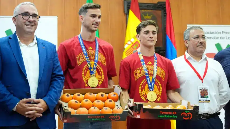 Spain World Cup Winners Fabian Ruiz and Gavi Honoured with Body Weight in Tomatoes