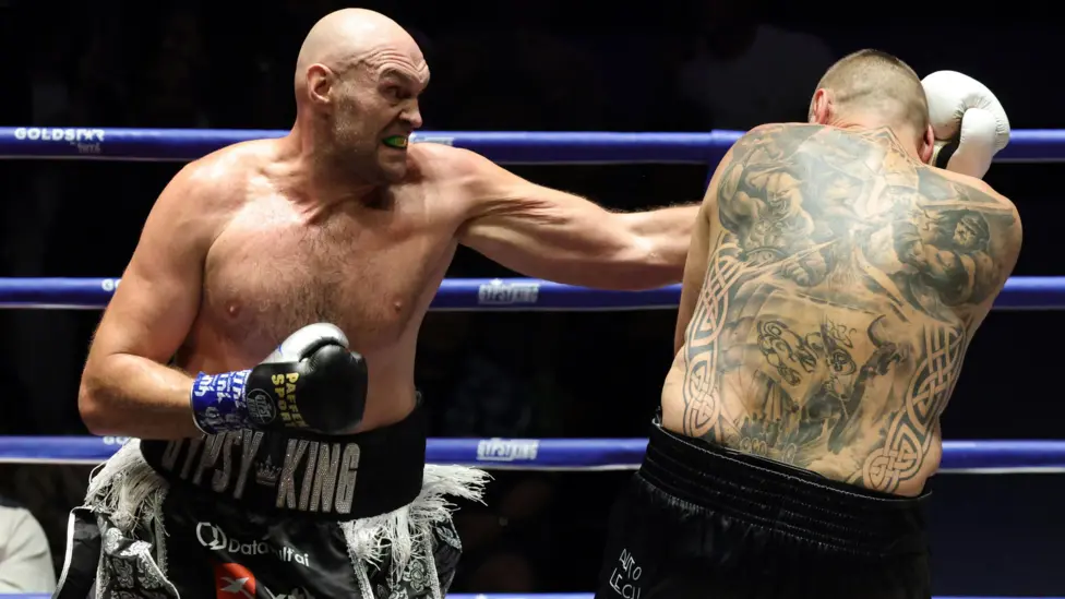 Tyson Fury defeats Mariusz Wach, Keeps Anthony Joshua Showdown Hope Alive