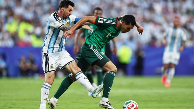 Lionel Messi Apologises to Algeria's Aissa Mandi After Controversial Tackle in World Cup Win